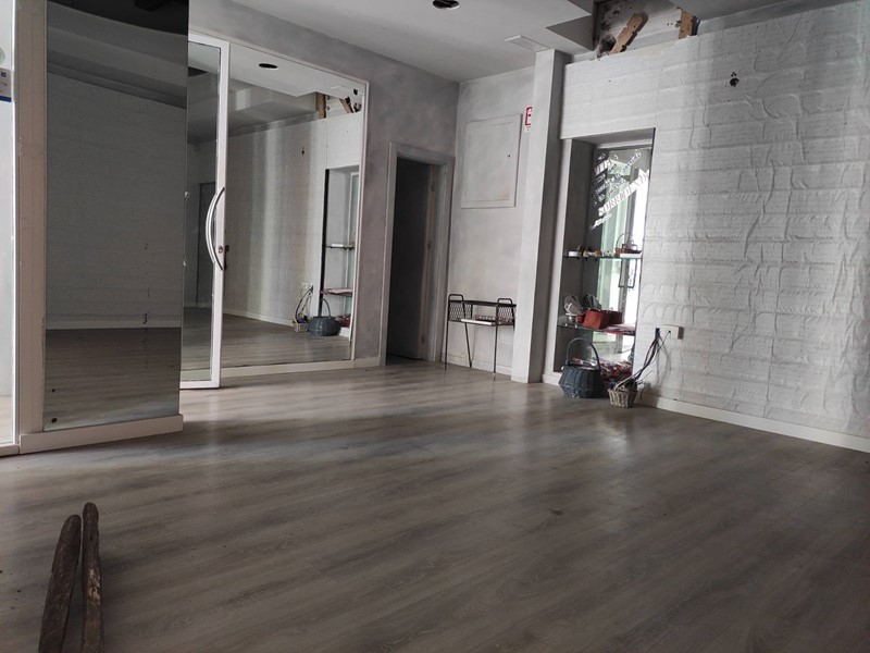 Attività commerciale in Affitto a Montecatini Terme, 1'200€, 70 m²