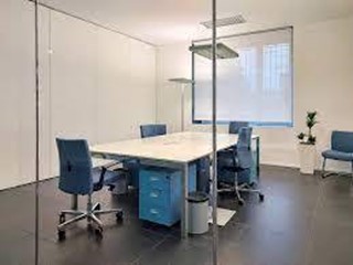 Ufficio in Affitto a Camaiore, 750€, 49 m²