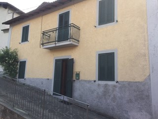 Casa Indipendente in Vendita a Molazzana, 50'000€, 85 m²