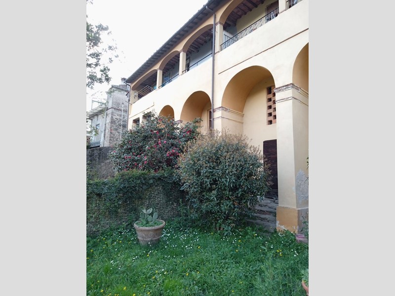Appartamento in Vendita a Villa Basilica, 250'000€, 360 m²