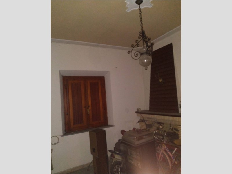 Casa Indipendente in Vendita a Lucca, 130'000&euro;, 160 m²