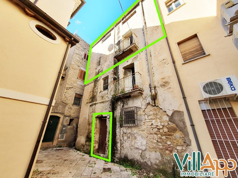Quadrilocale in Vendita a Fondi, 44'000&euro;, 65 m²