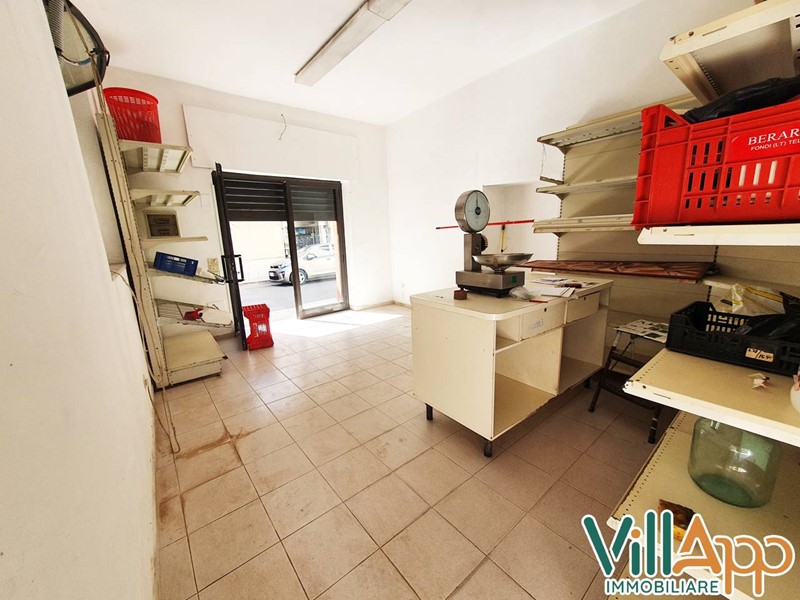 Immobile commerciale in Affitto a Fondi, 500&euro;, 40 m²