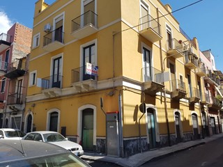 Appartamento in Vendita a Paternò, 90'000€, 202 m²