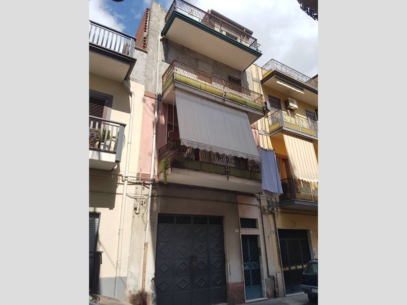 Quadrilocale in Vendita a Paternò, 40'000€, 85 m²