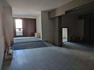 Box in Vendita a Belpasso, 70'000€, 288 m²