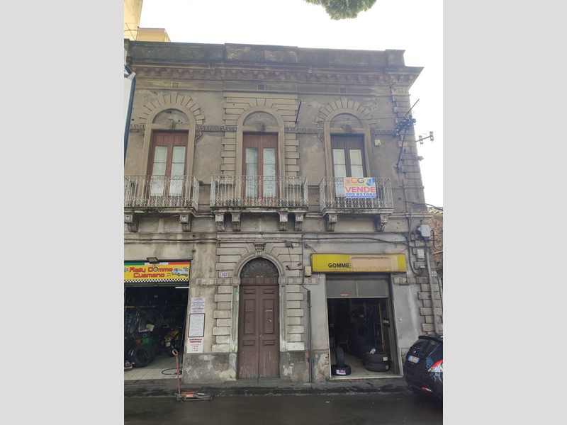 Trilocale in Vendita a Paternò, 90'000€, 90 m²