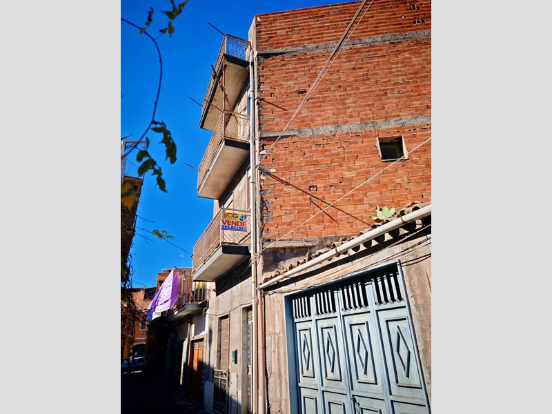 Casa Indipendente in Vendita a Paternò, 55'000€, 140 m²