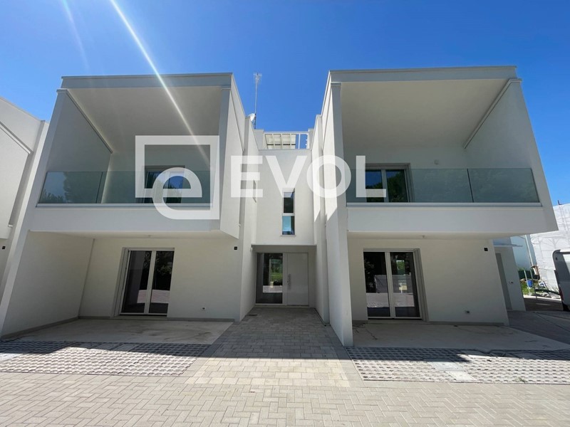 Villetta a schiera in Vendita a Lignano Sabbiadoro, 500'000€, 180 m²