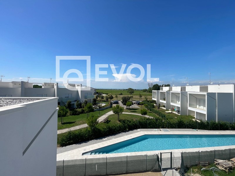 Villetta a schiera in Vendita a Lignano Sabbiadoro, 600'000€, 247 m²