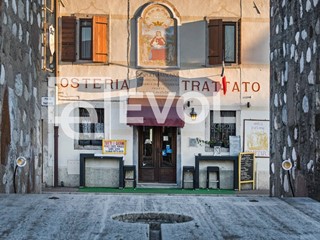 Attività commerciale in Vendita a Campoformido, 450 m²