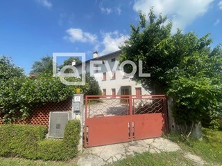 Casa Indipendente in Vendita a Martignacco, 138'000€, 163 m²