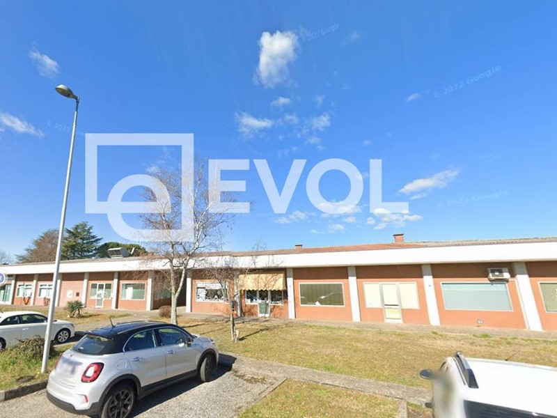 Immobile commerciale in Vendita a Corno di Rosazzo, 45'000€, 61 m²