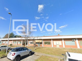 Immobile commerciale in Vendita a Corno di Rosazzo, 45'000€, 61 m²