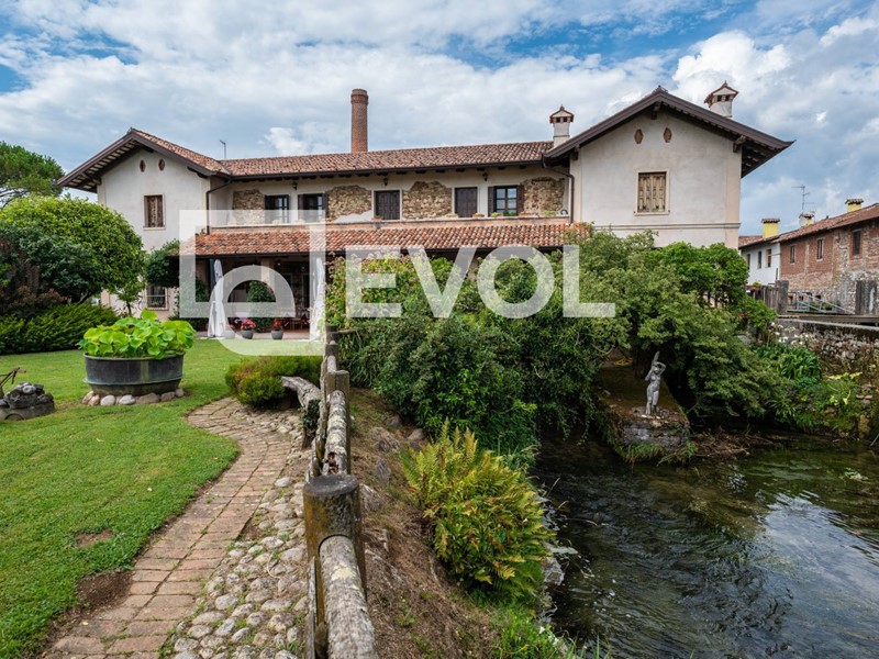 Casa Indipendente in Vendita a Reana del Rojale, 1'500'000€, 600 m²