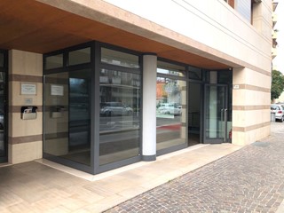 Immobile commerciale in Vendita a Pordenone, 240'000€, 170 m²