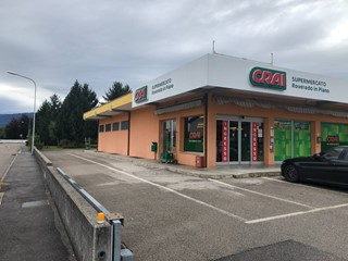 Immobile commerciale in Vendita a Roveredo in Piano, 850'000€, 600 m²