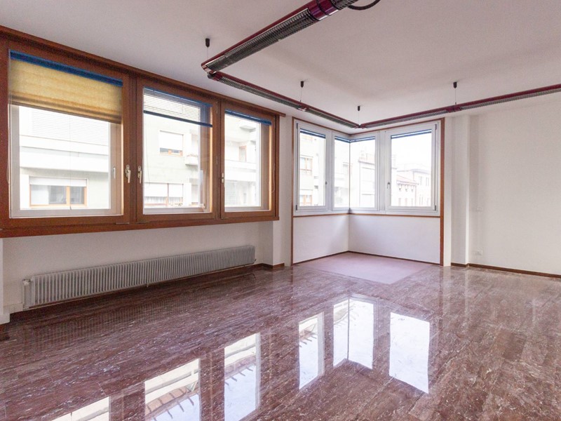 Ufficio in Affitto a Pordenone, 1'000&euro;, 162 m²
