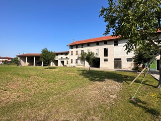 Rustico in Vendita a San Quirino, 155'000€, 500 m²