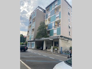 Negozio in Affitto a Busto Arsizio, 350 m²