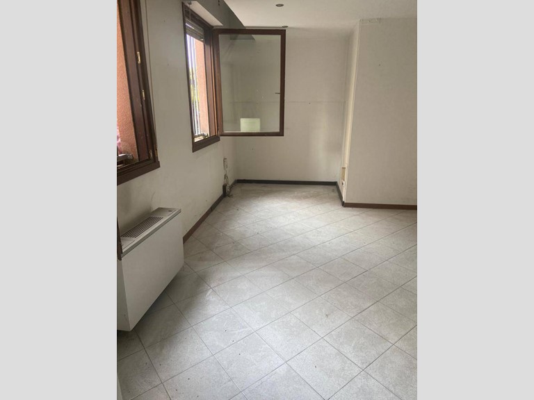 Ufficio in Affitto a Busto Arsizio, 550€, 45 m²