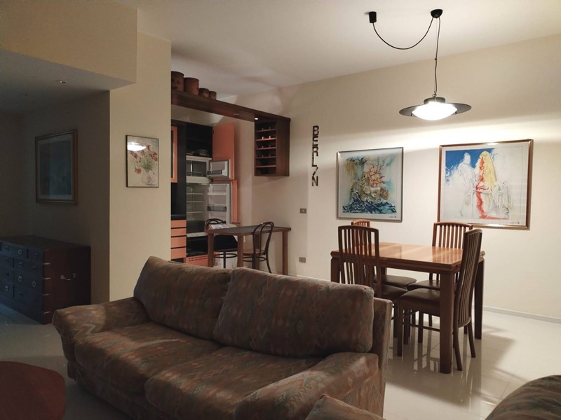 Bilocale in Affitto a Busto Arsizio, 900€, 70 m²