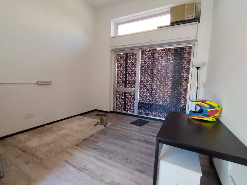 Negozio in Affitto a Busto Arsizio, 300€, 30 m²