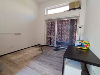 Negozio in Affitto a Busto Arsizio, 300€, 30 m²