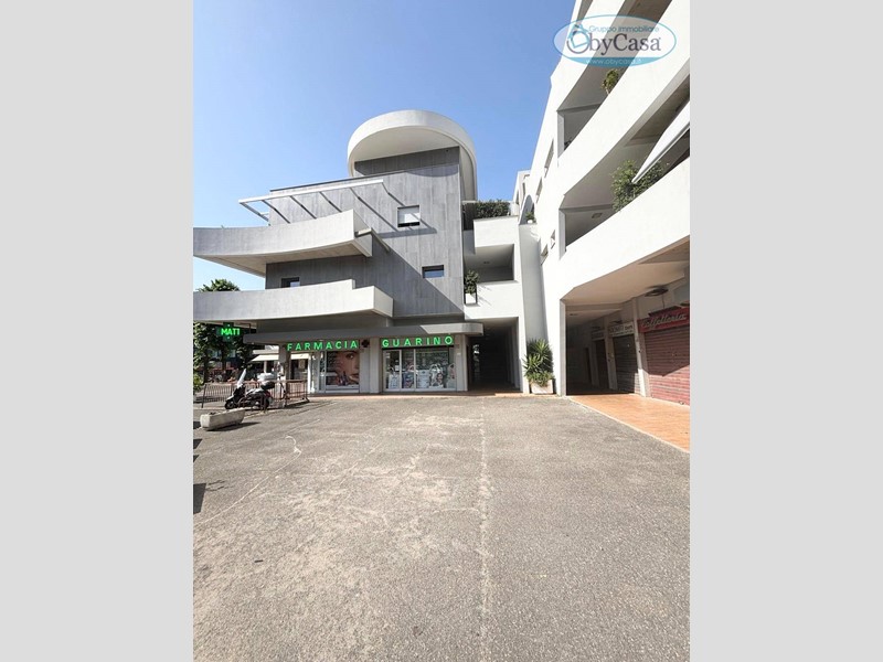 Box in Vendita a Roma, 100'000€, 106 m²