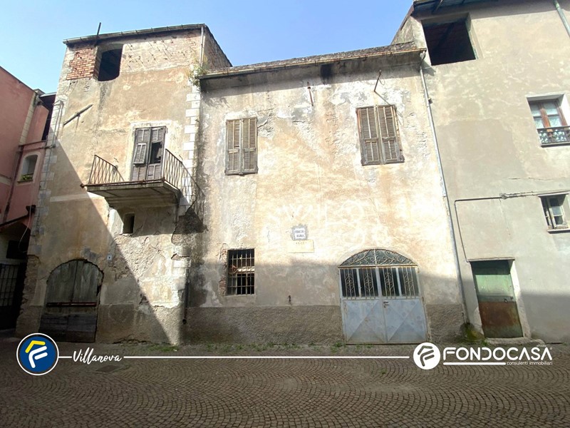 Casa Semi Indipendente in Vendita a Cisano sul Neva, 35'000€, 62 m²