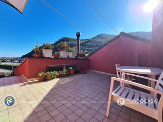 Casa Semi Indipendente in Vendita a Villanova d'Albenga, 259'000€, 215 m²