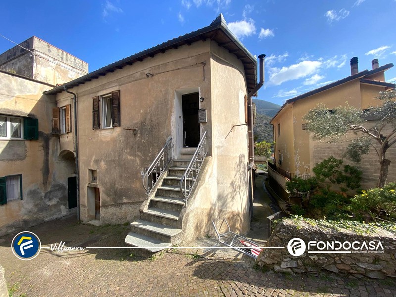 Casa Semi Indipendente in Vendita a Cisano sul Neva, 79'000€, 85 m²