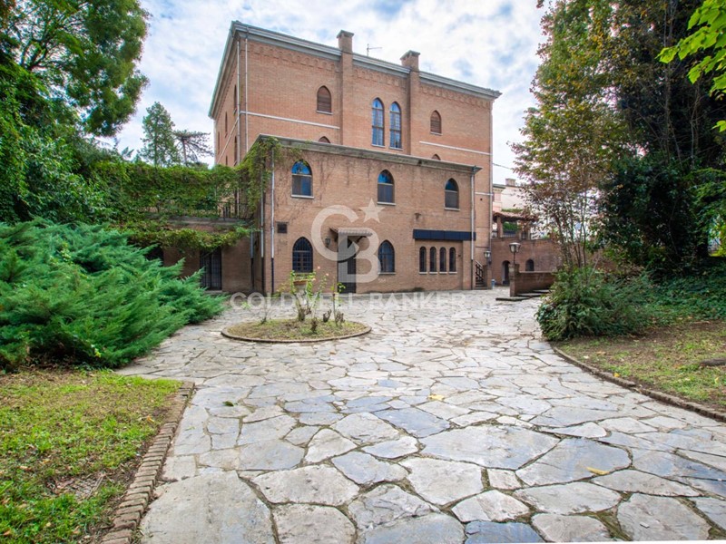 Immobile commerciale in Vendita a Busseto, 1'500'000€, 1100 m²