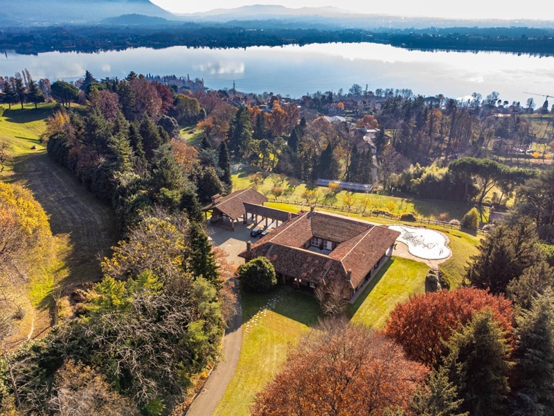 Villa in Vendita a Eupilio, 9'000'000€, 6670 m²