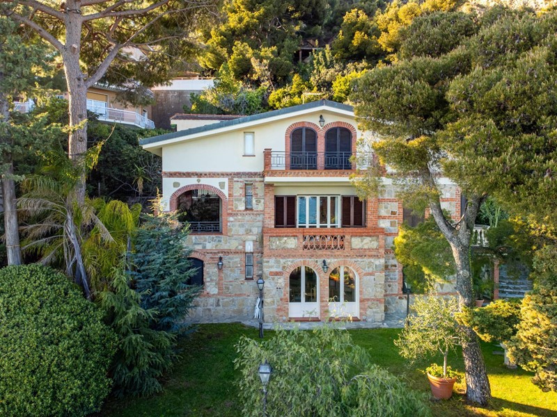Villa in Vendita a Sanremo, 3'000'000€, 476 m²
