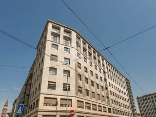 Negozio in Affitto a Milano, 2'166€, 30 m²