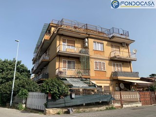 Bilocale in Vendita a Roma, 119'000&euro;, 70 m²