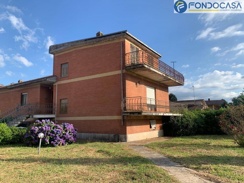 Villa in Vendita a Palestrina, 318'000&euro;, 300 m²