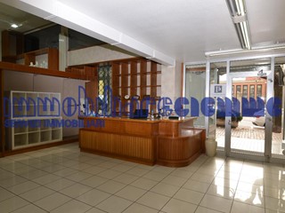 Immobile commerciale in Vendita a Calolziocorte, 220'000€, 246 m²