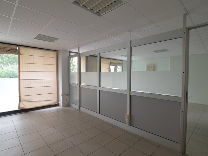 Ufficio in Vendita a Lecco, 150'000€, 74 m²