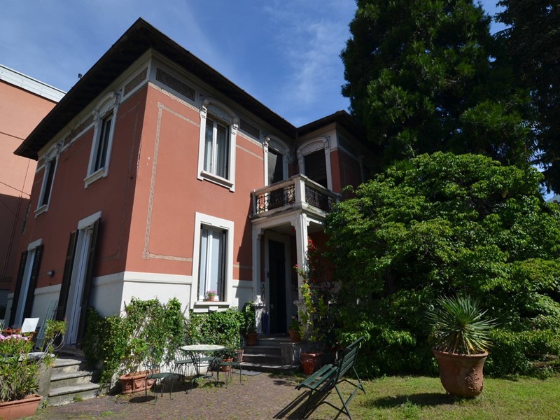 Villa in Vendita a Lecco, 590'000€, 255 m²