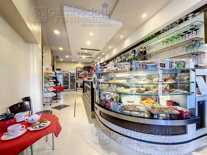 Attività commerciale in Vendita a Urbino, 420'000€, 104 m²