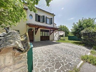 Villetta a schiera in Vendita a Cagli, 239'000&euro;, 167 m²