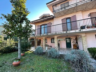 Villa in Vendita a Ripatransone, 375'000€, 360 m²