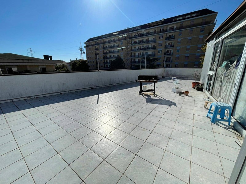 Attico in Vendita a San Benedetto del Tronto, 250'000€, 150 m²