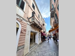 Casa Semi Indipendente in Vendita a La Maddalena, 320'000€, 195 m²