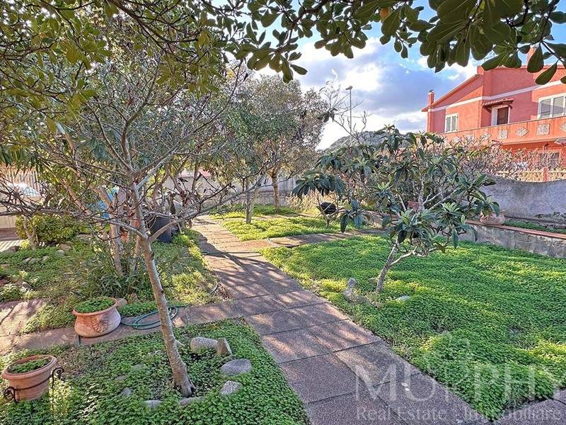 Casa Semi Indipendente in Vendita a La Maddalena, 220'000€, 50 m²
