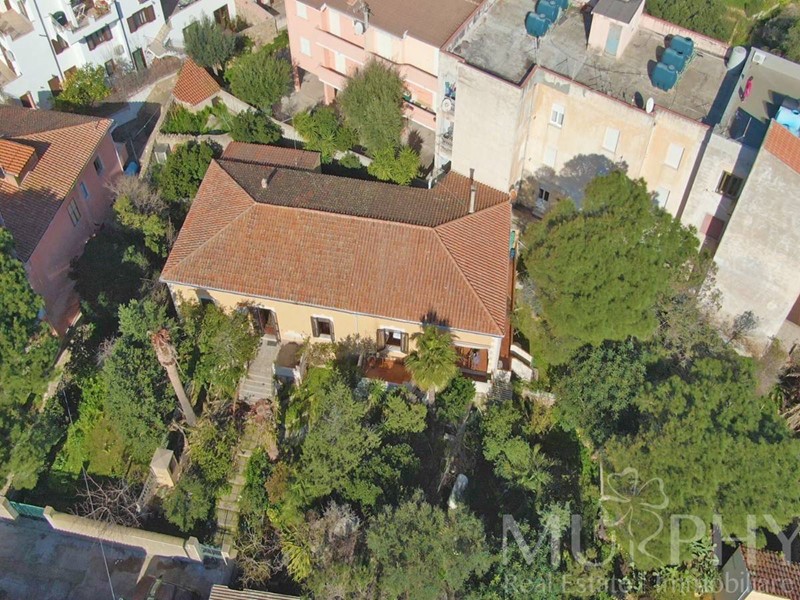 Casa Semi Indipendente in Vendita a La Maddalena, 525'000€, 230 m²