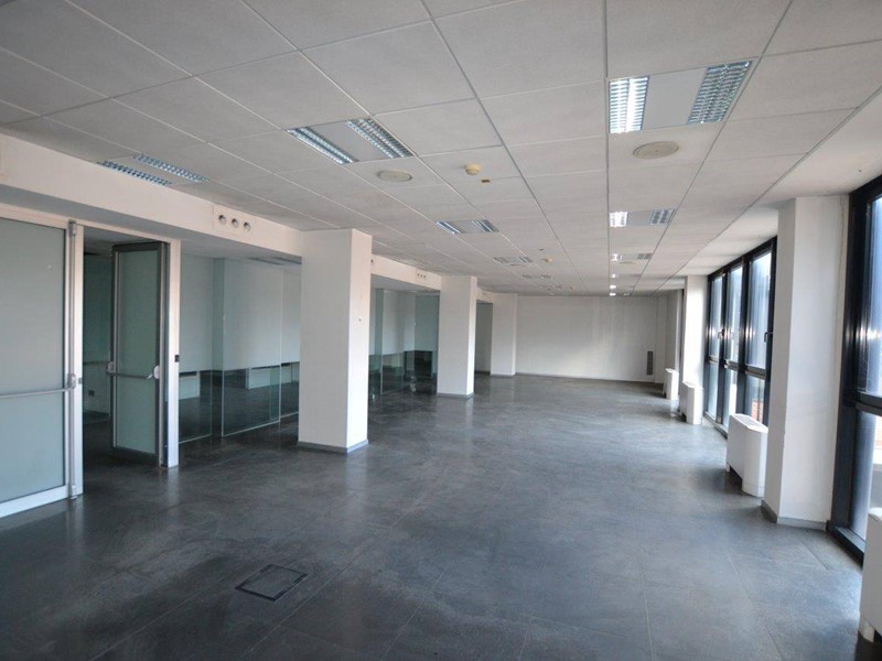 Ufficio in Affitto a Padova, 8'250€, 610 m²
