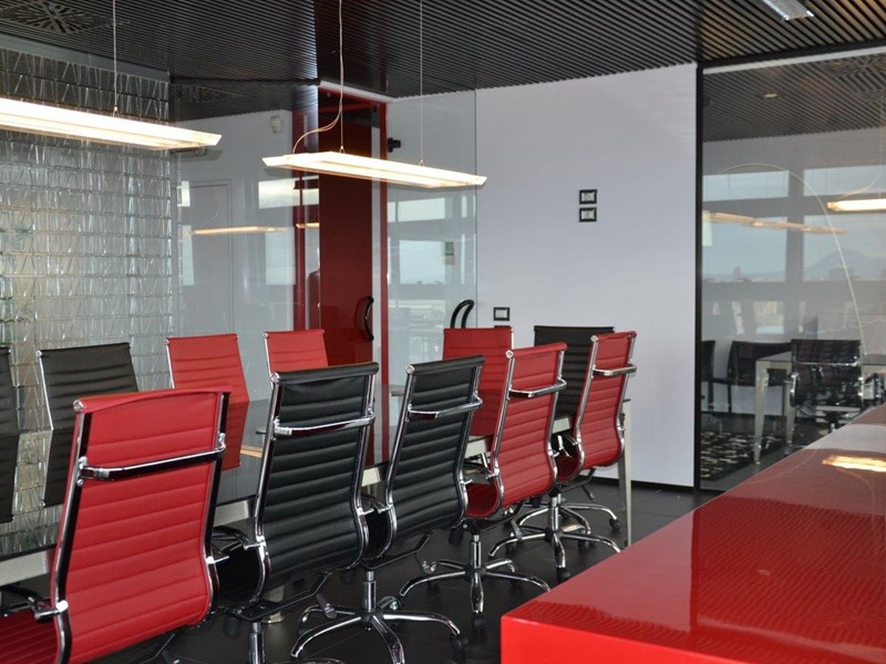 Ufficio in Affitto a Padova, 6'900€, 380 m²